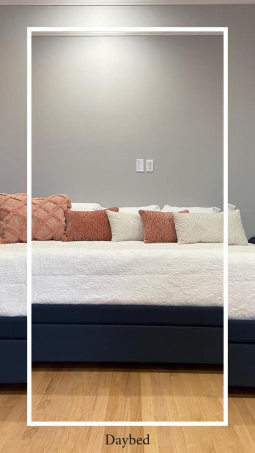 Brickhouse Loft - A Boutique Hotel Martinsville エクステリア 写真