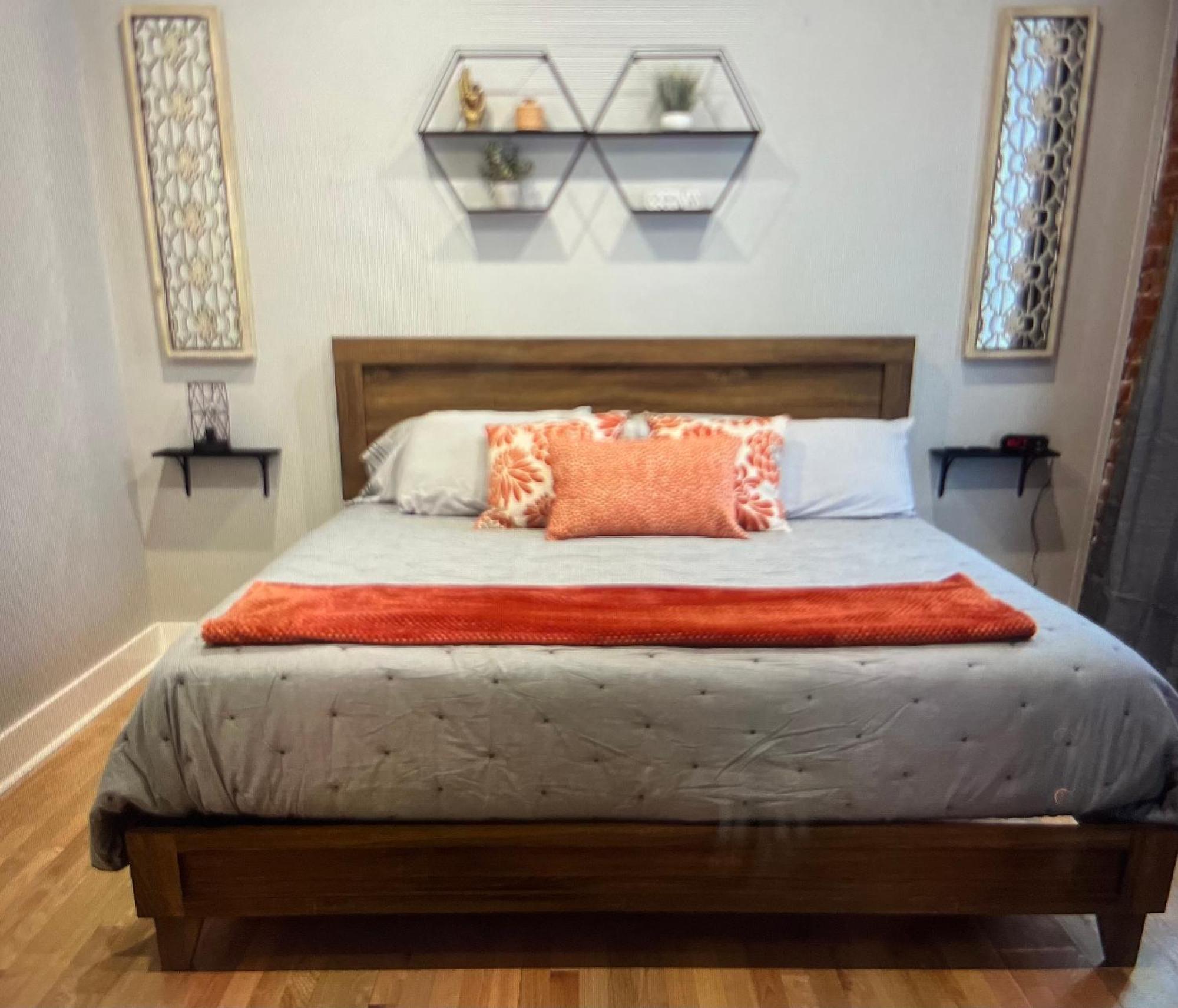 Brickhouse Loft - A Boutique Hotel Martinsville エクステリア 写真